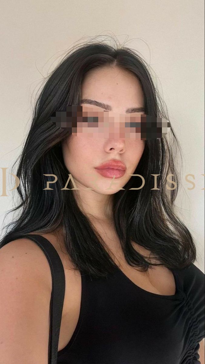 Escorts VIP Paradisse - Megan Under