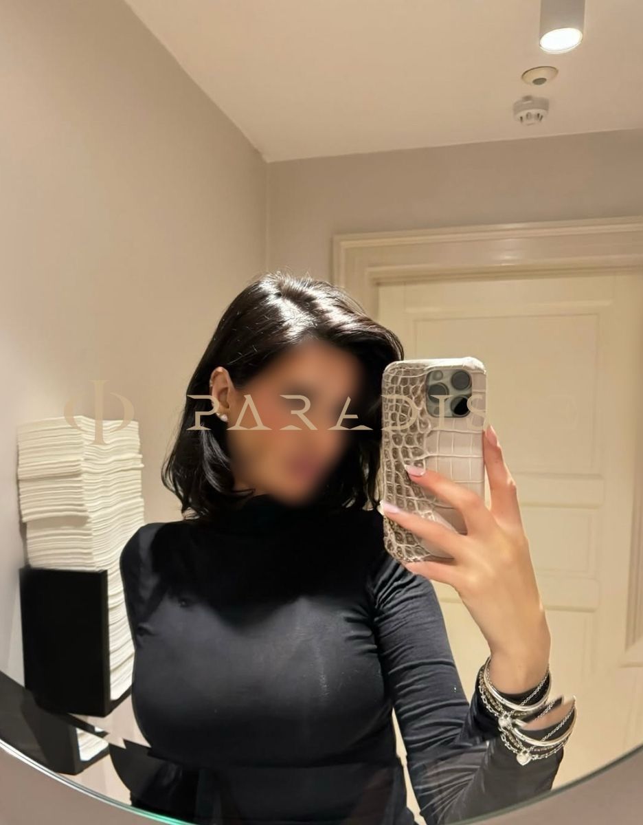 Escorts VIP Paradisse - Giulia Under 