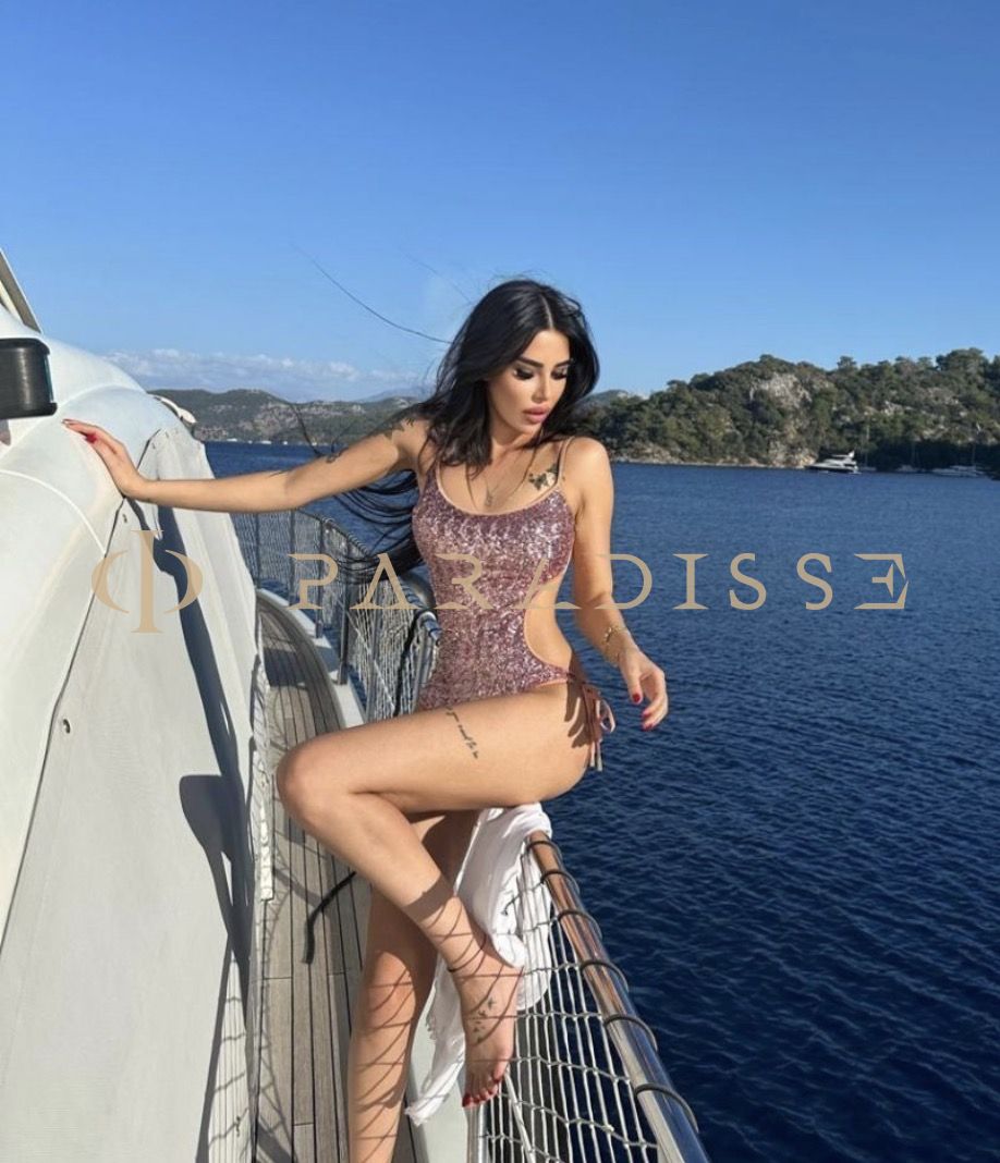 Escorts VIP Paradisse - Gustava