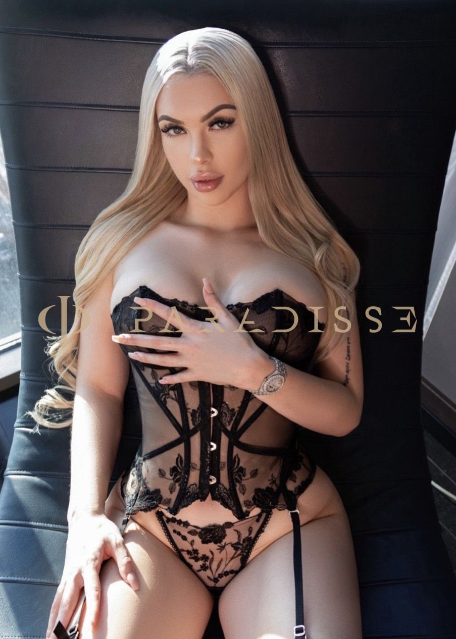 Escorts VIP Paradisse - Kendal