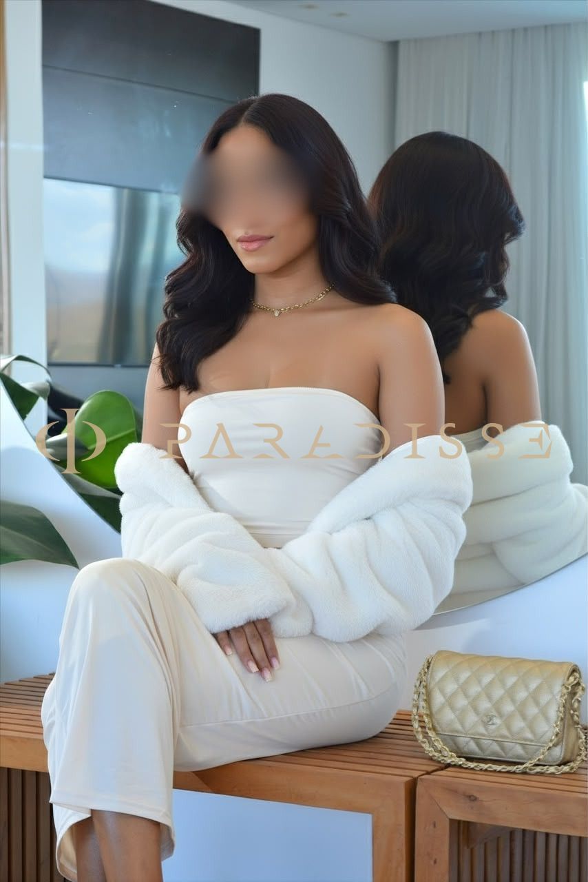 Escorts VIP Paradisse - Ellie