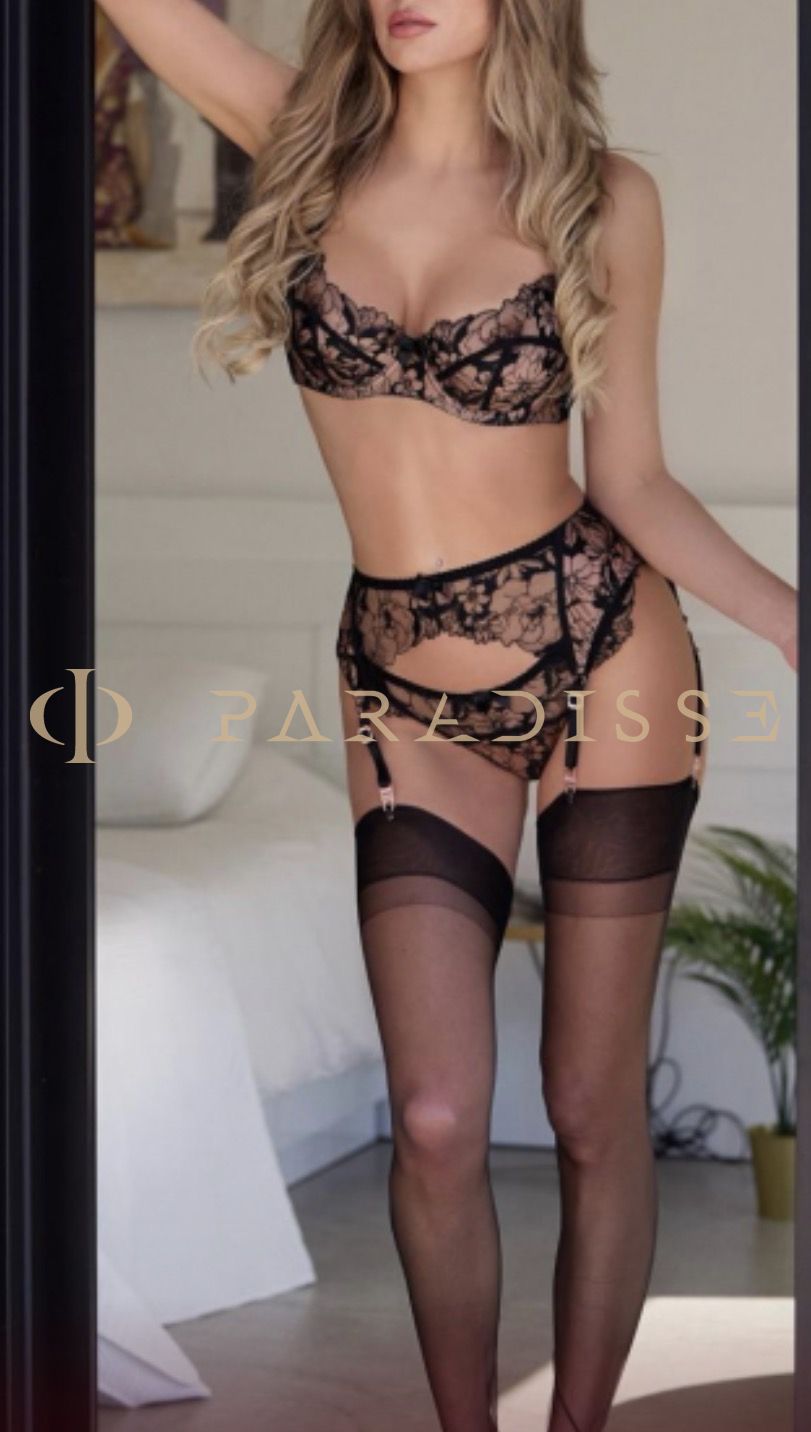 Escorts VIP Paradisse - Busty
