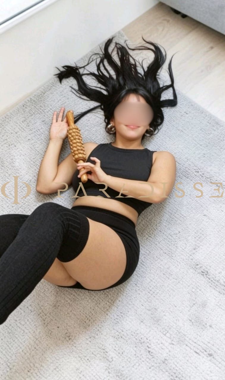 Escorts VIP Paradisse - Luna - Masajes