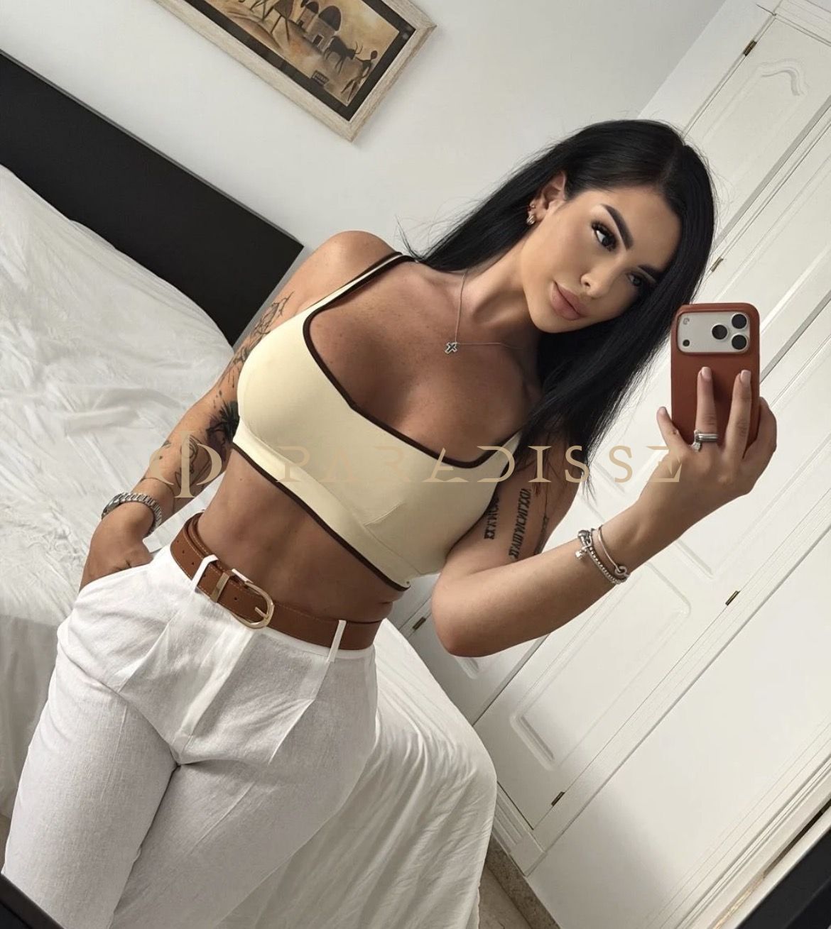 Escorts VIP Paradisse - Codi