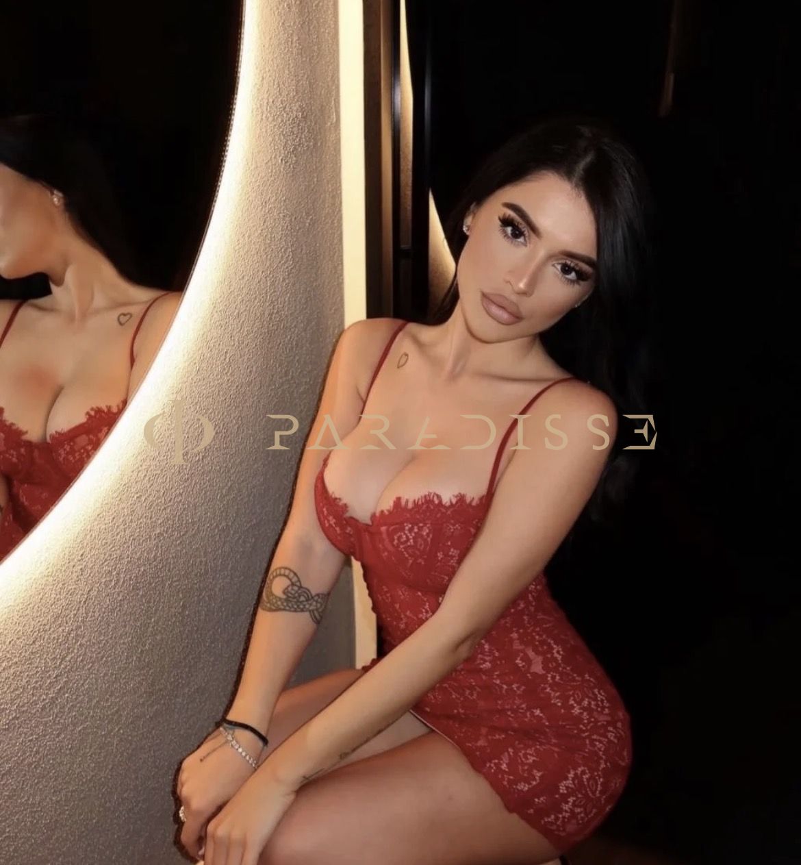 Escorts VIP Paradisse - Codi