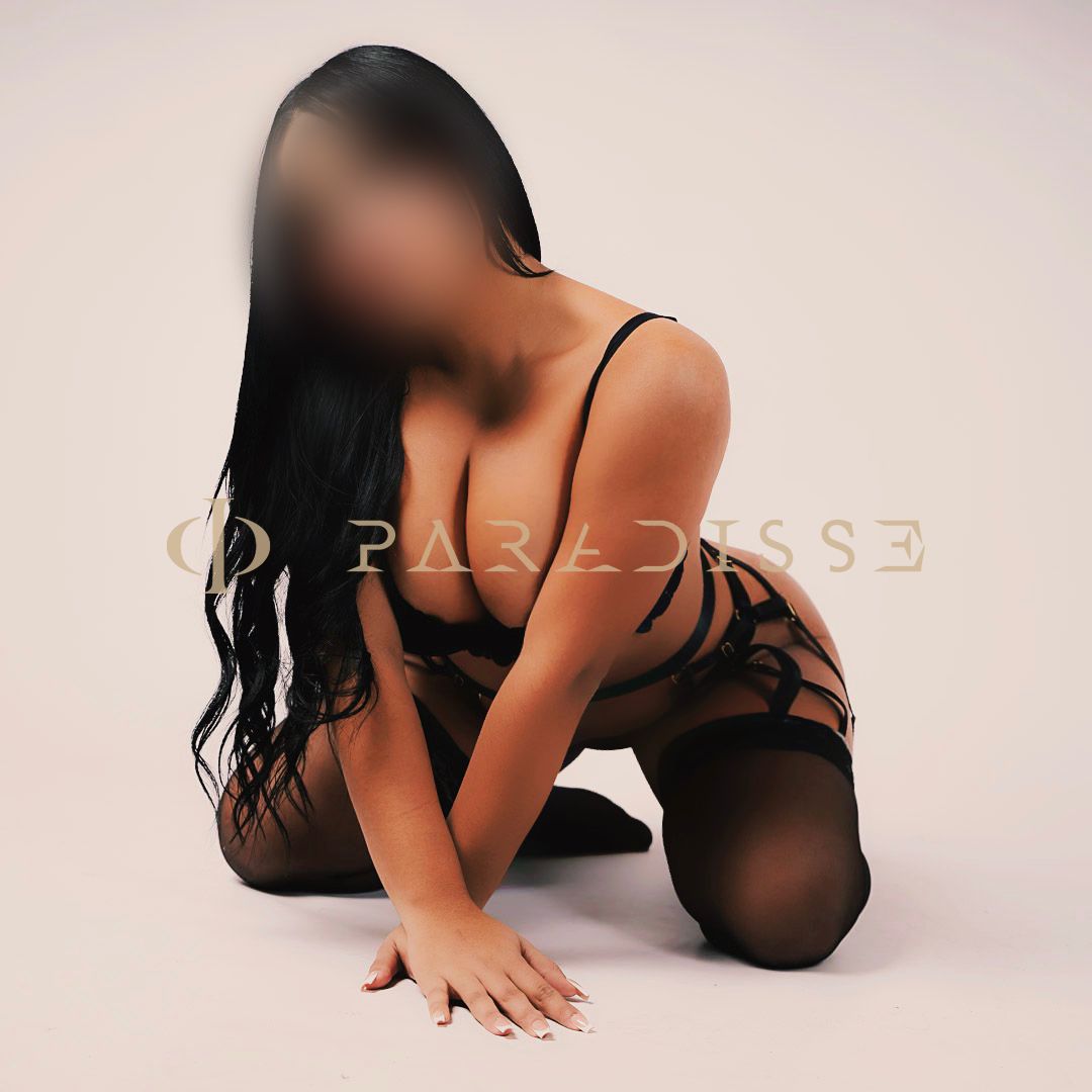 Escorts VIP Paradisse - Bella