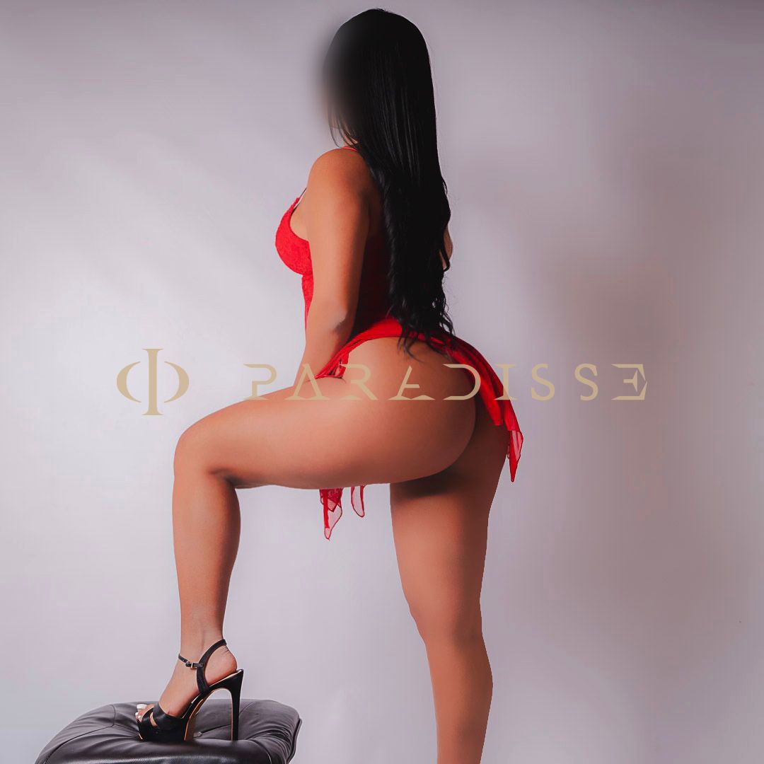 Escorts VIP Paradisse - Bella